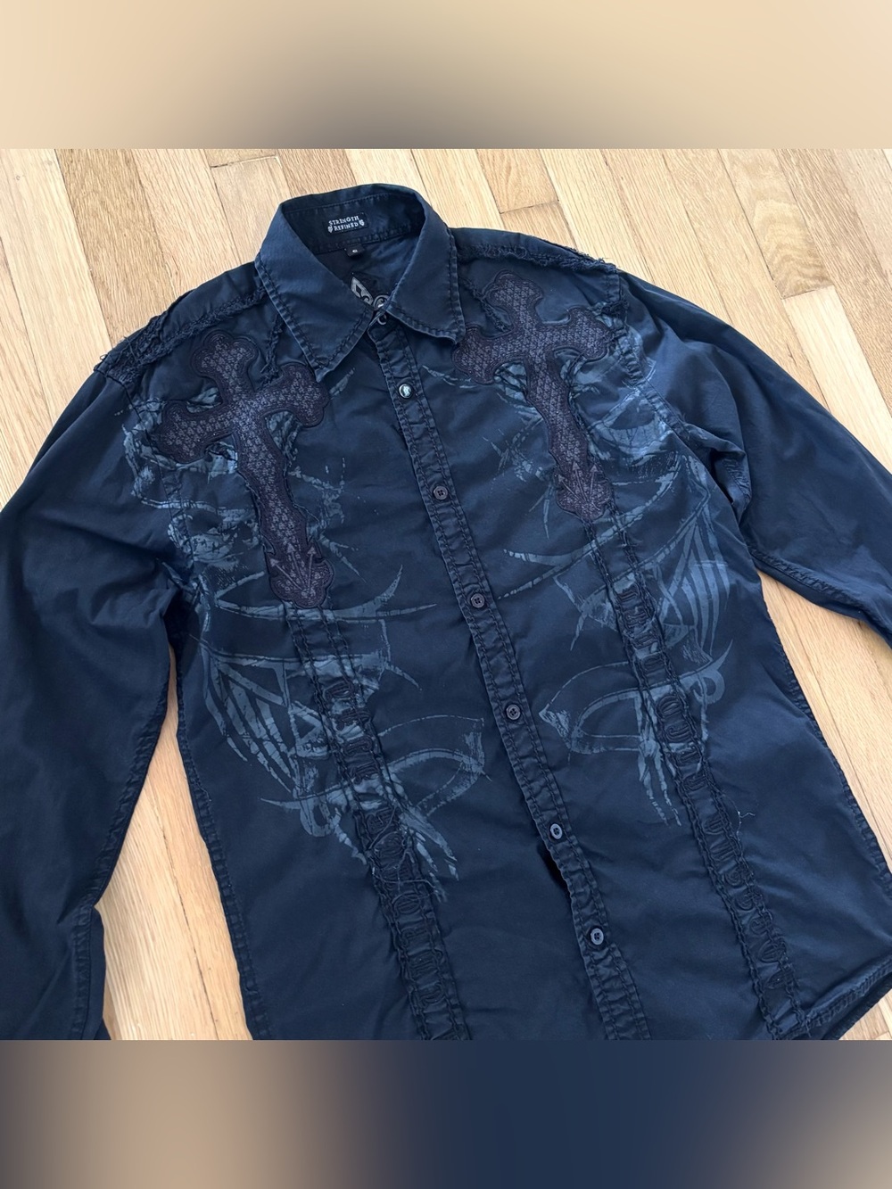 Vintage Roar Button Down Goth Embroidered Y2K Grunge Mens Small Strenght Refined